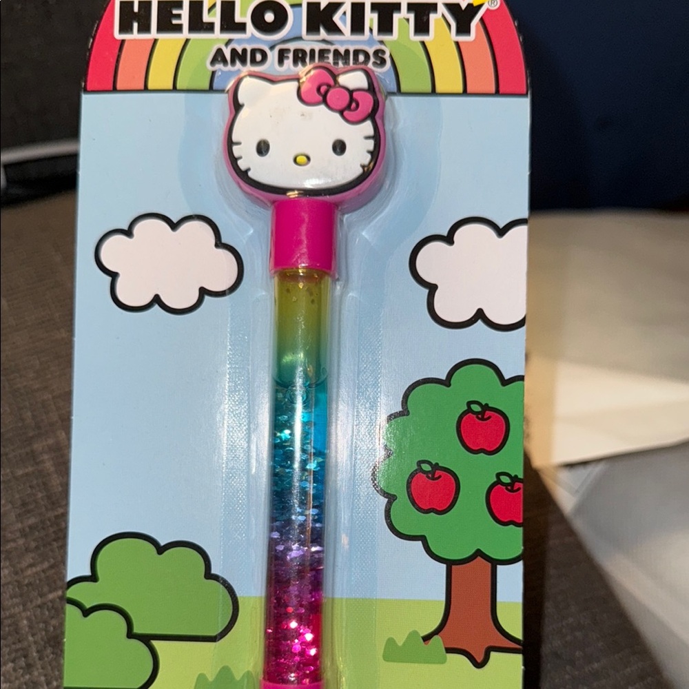 Hello Kitty Rainbow Glitter Water Pen! Turn it upside down and watch it move!